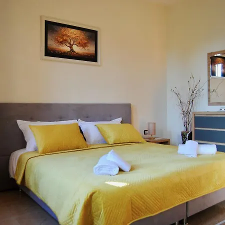 Demaj House * Grilë