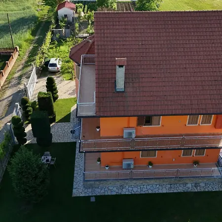 Demaj House Grile