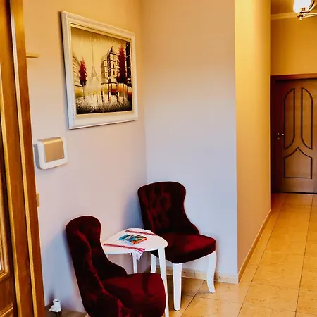 Demaj House Apartment Grile
