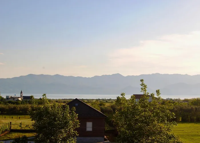 Apartamento Demaj House