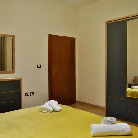 Apartment Demaj House *