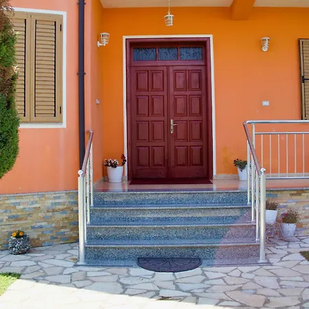 Demaj House Apartment *