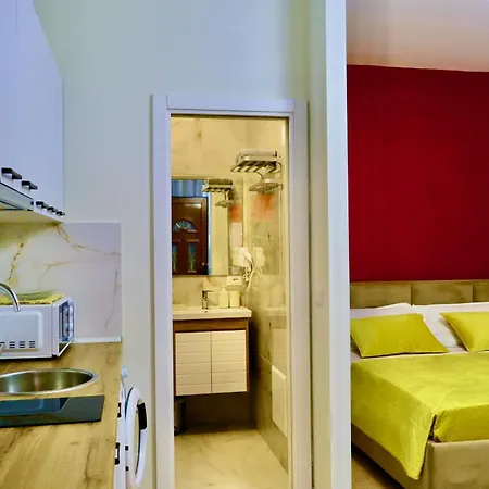 Apartment Demaj House Grile