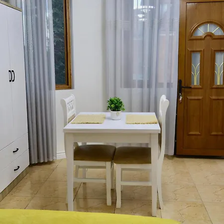 Demaj House Apartment *
