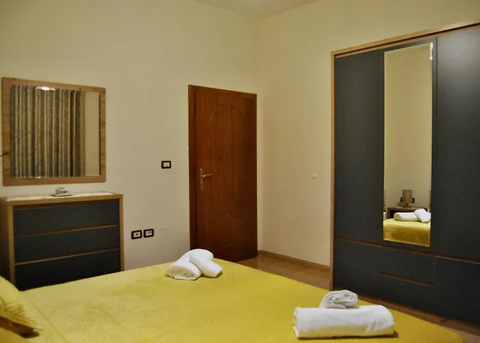 Apartment Demaj House *