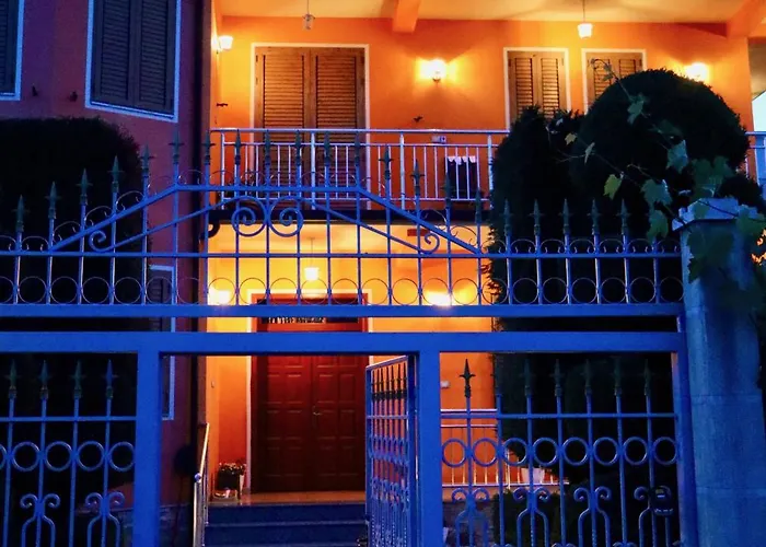 Demaj House Apartamento Grilë